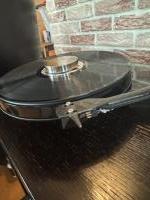 Pro-Ject RPM 3 Carbon High-Gloss Black with Ortofon 2M cartridge built in