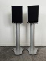 Wilson Benesch ARC High End Kompaktlautsprecher in silber mit Stands