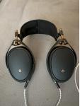 LIRIC high-end, closed back, planar headphone