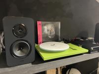 Rega-Set , Planar 2 Limited Edition Green + Lautsprecher Kyte + Vollverstärker io