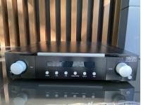 Like new Mark Levinson Preamplifier No 526 for SALE