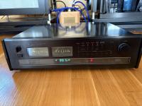 Accuphase T106B FM / AM Tuner in mint condition