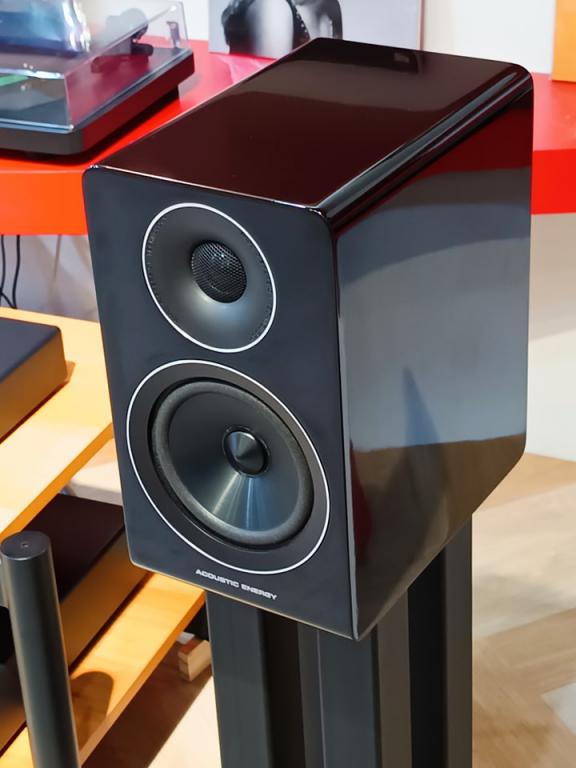 7 gute Gründe für die Acoustic Energy AE 300 7 gute Gründe für den Kompaktlautsprecher Acoustic Energy AE 300