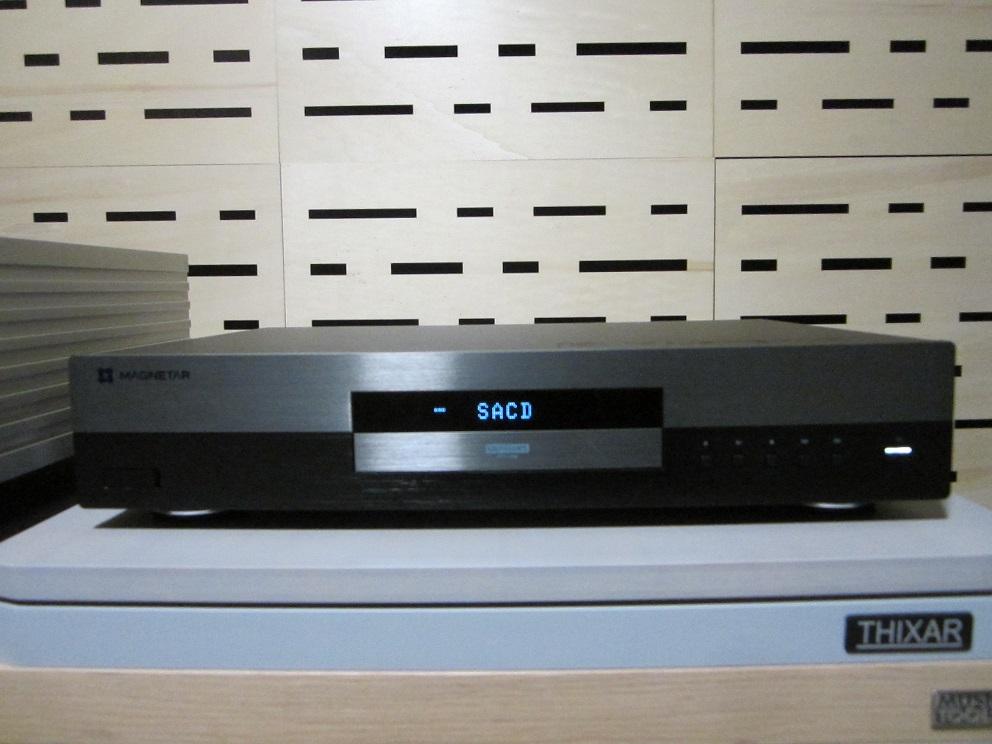 MAGNETAR UDP 800 Blue Ray / SACD Spieler