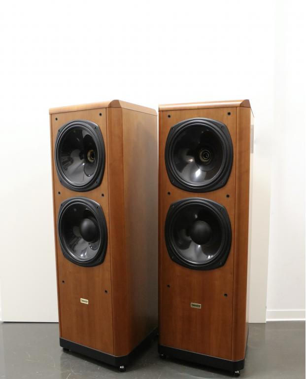 Tannoy D 900 american walnut Tannoy D 900