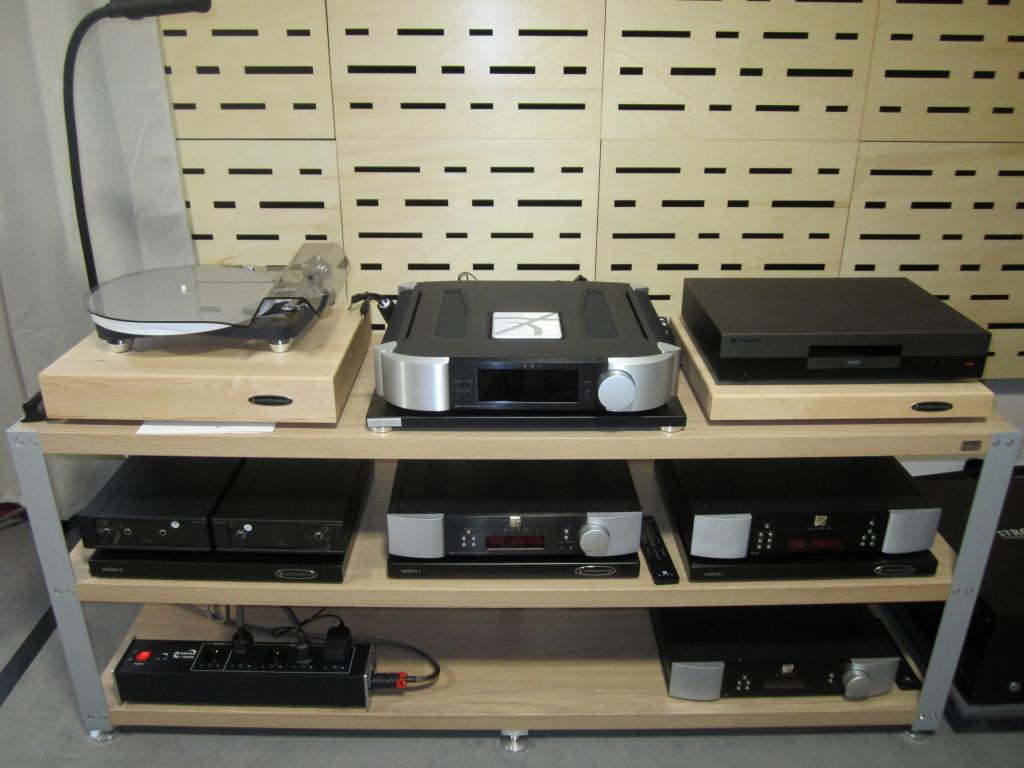 Moon aus Kanada - Verstärker, CD Player, DAC und  Phono Pre